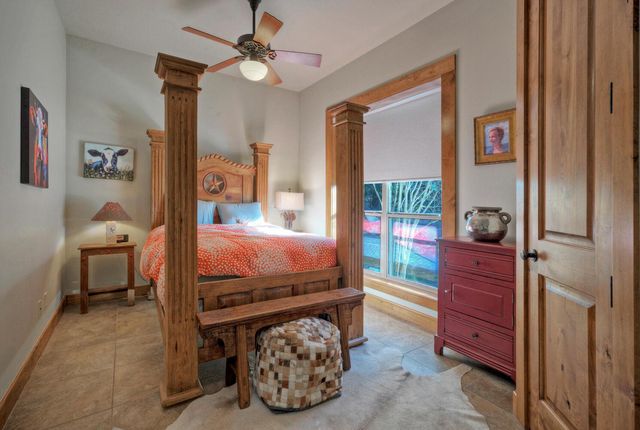 4834 Travis Oaks DR, Marble Falls, TX 78654