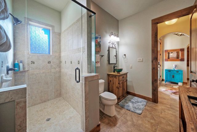 4834 Travis Oaks DR, Marble Falls, TX 78654