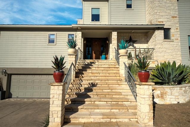 4834 Travis Oaks DR, Marble Falls, TX 78654