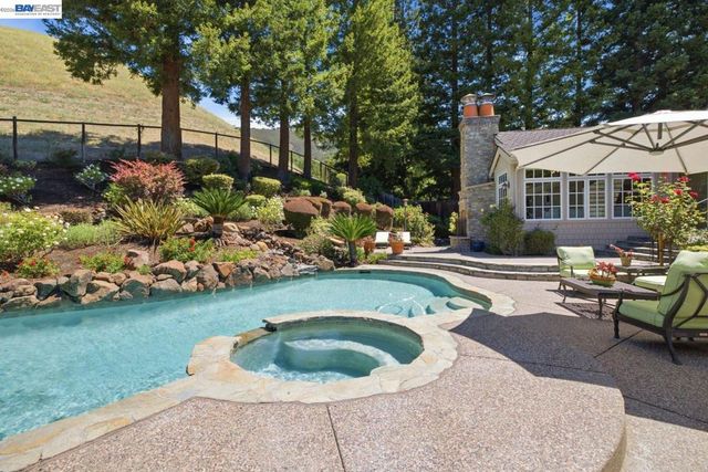 2962 Deer Meadow Dr, Danville, CA 94506