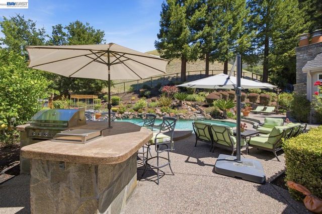2962 Deer Meadow Dr, Danville, CA 94506