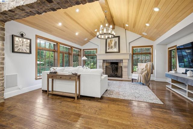 2962 Deer Meadow Dr, Danville, CA 94506