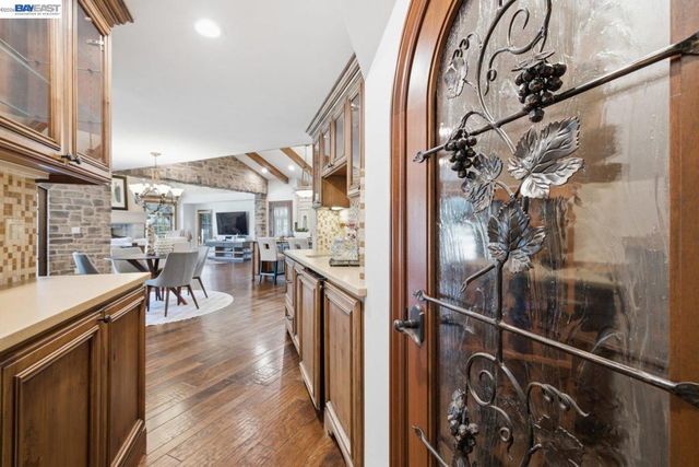 2962 Deer Meadow Dr, Danville, CA 94506