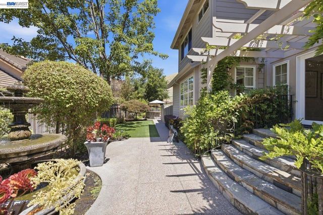 2962 Deer Meadow Dr, Danville, CA 94506