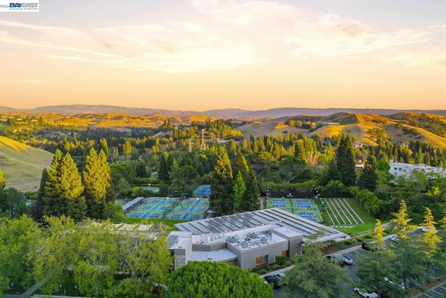 2962 Deer Meadow Dr, Danville, CA 94506