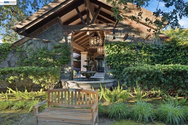 2962 Deer Meadow Dr, Danville, CA 94506