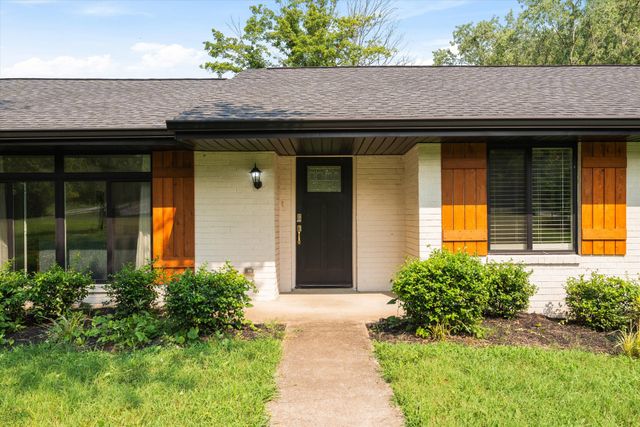 2498 Center Point Rd, Hendersonville, TN 37075