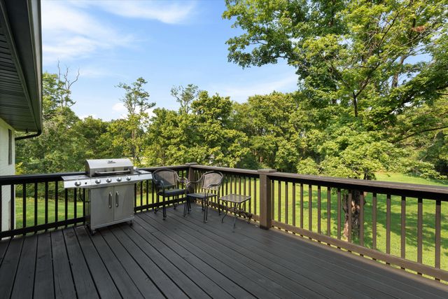 2498 Center Point Rd, Hendersonville, TN 37075