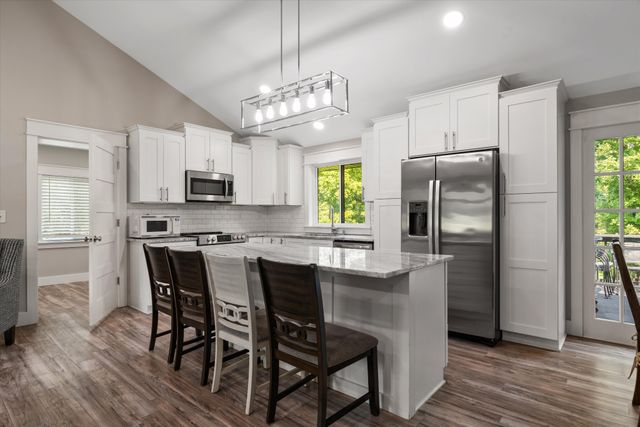 2498 Center Point Rd, Hendersonville, TN 37075