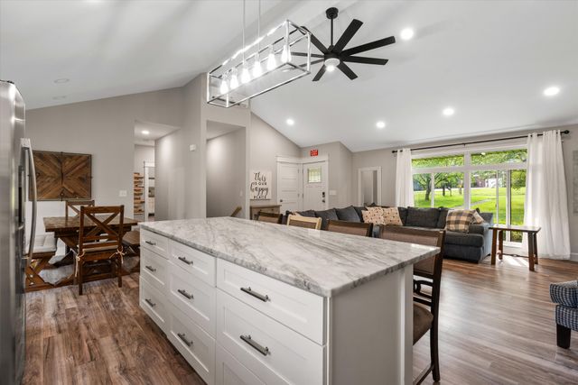 2498 Center Point Rd, Hendersonville, TN 37075