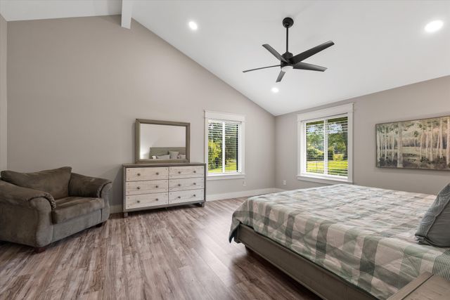 2498 Center Point Rd, Hendersonville, TN 37075