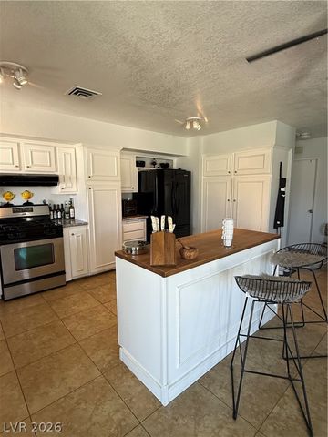 6747 Grandola Drive, Las Vegas, NV 89103