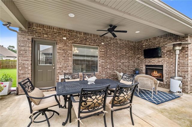 6203 S 62nd Street, Rogers, AR 72758