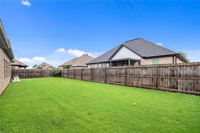 6203 S 62nd Street, Rogers, AR 72758