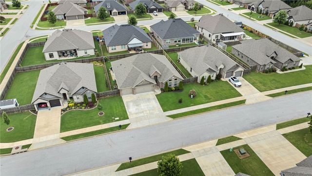 6203 S 62nd Street, Rogers, AR 72758