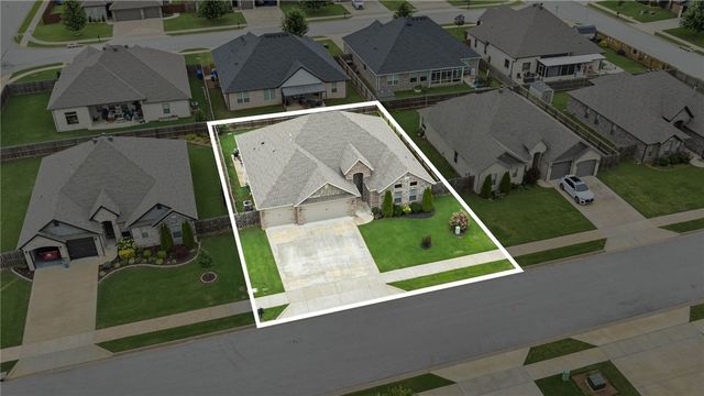 6203 S 62nd Street, Rogers, AR 72758