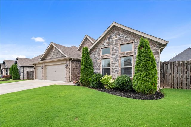 6203 S 62nd Street, Rogers, AR 72758