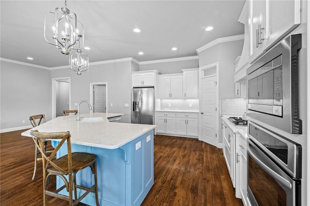 6203 S 62nd Street, Rogers, AR 72758
