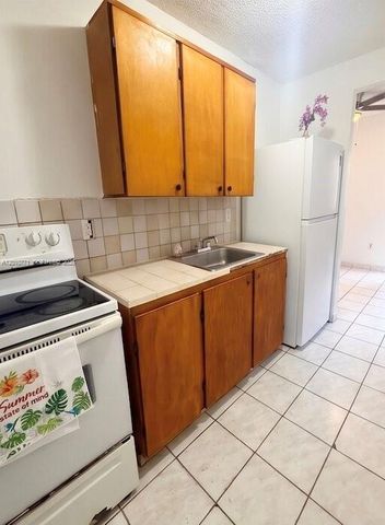 718 SW 11th Ave 5, Miami, FL 33130