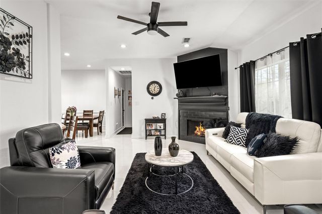 6209 E Fm 1462 Road, Rosharon, TX 77583