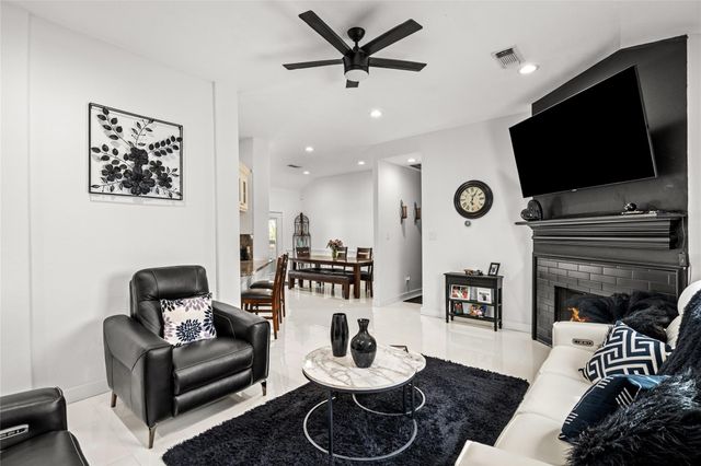 6209 E Fm 1462 Road, Rosharon, TX 77583