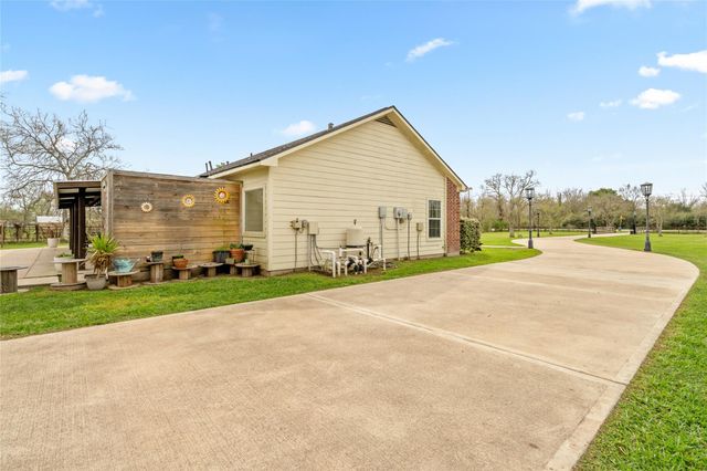 6209 E Fm 1462 Road, Rosharon, TX 77583