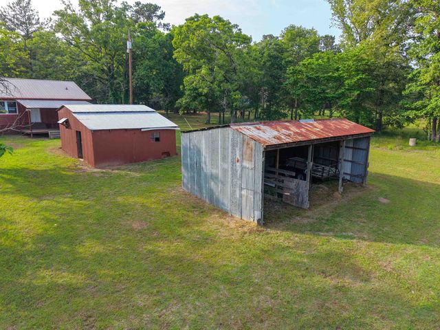 100 County Road 1926, Linden, TX 75563