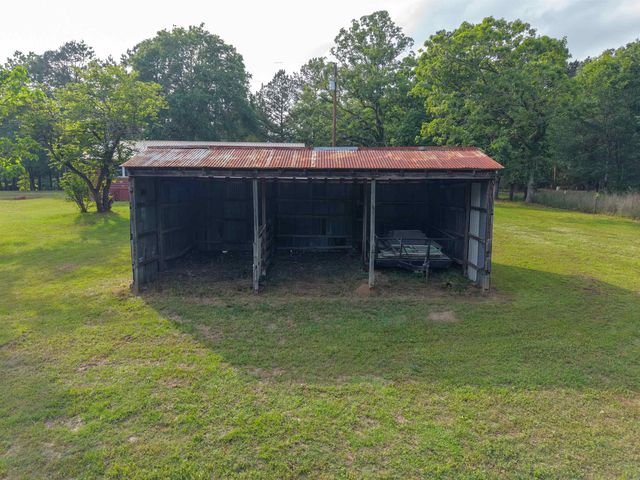 100 County Road 1926, Linden, TX 75563