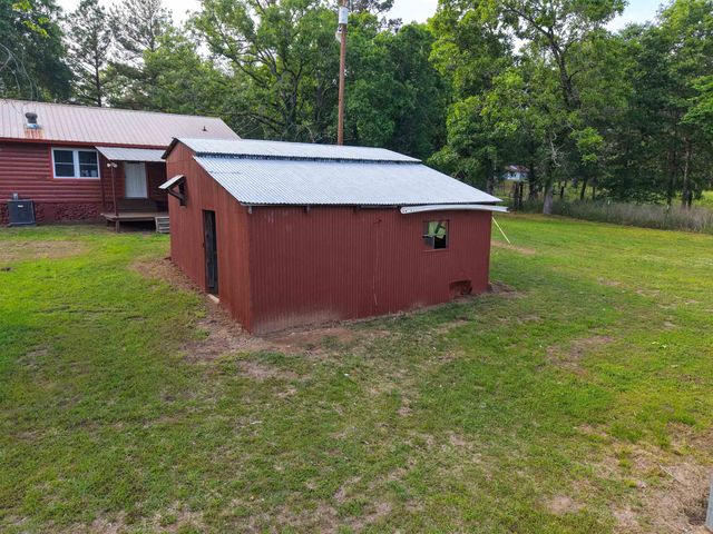 100 County Road 1926, Linden, TX 75563