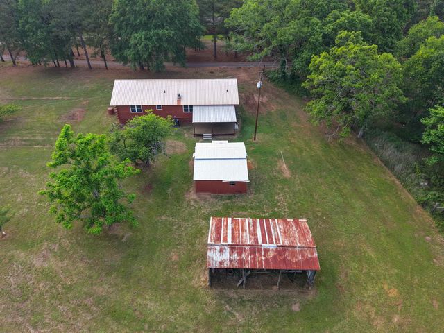 100 County Road 1926, Linden, TX 75563