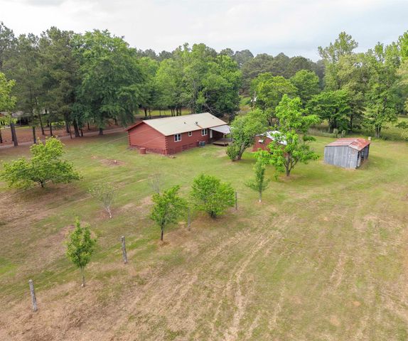 100 County Road 1926, Linden, TX 75563