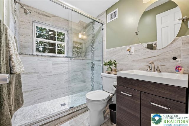 3111 Forks Street, Palmer Twp, PA 18045