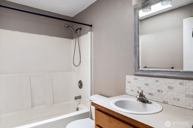 1273 Rickover Drive, Coupeville, WA 98239