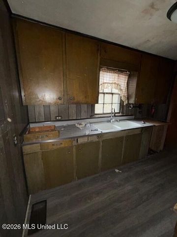 2161 W Mcdowell Road, Jackson, MS 39204