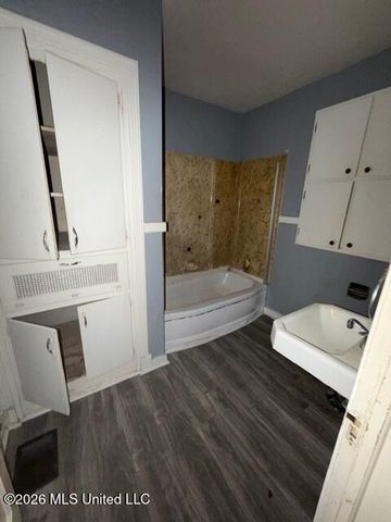 2161 W Mcdowell Road, Jackson, MS 39204