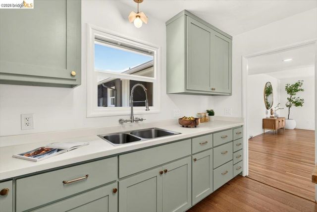 86 Arlington Ave, Kensington, CA 94707