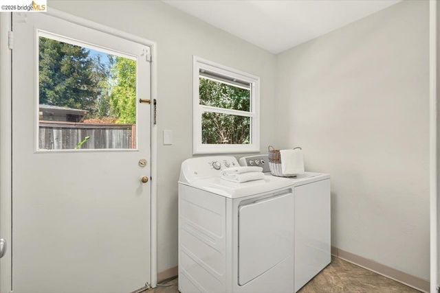 86 Arlington Ave, Kensington, CA 94707