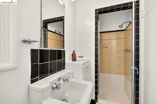 86 Arlington Ave, Kensington, CA 94707