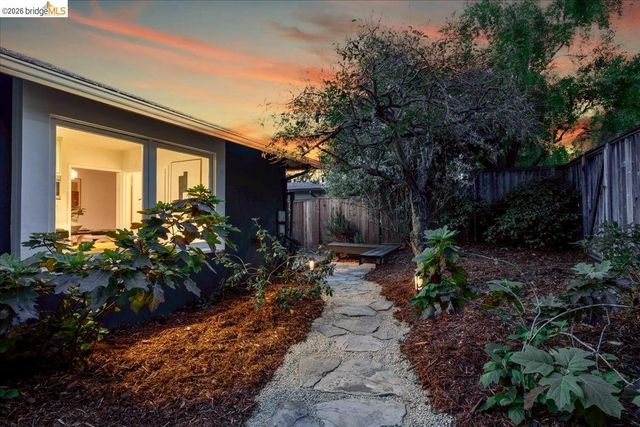 86 Arlington Ave, Kensington, CA 94707
