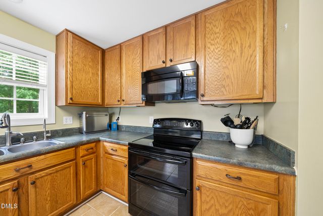 305 Holly Thorn Trace, Holly Springs, NC 27540