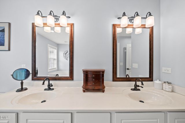 305 Holly Thorn Trace, Holly Springs, NC 27540