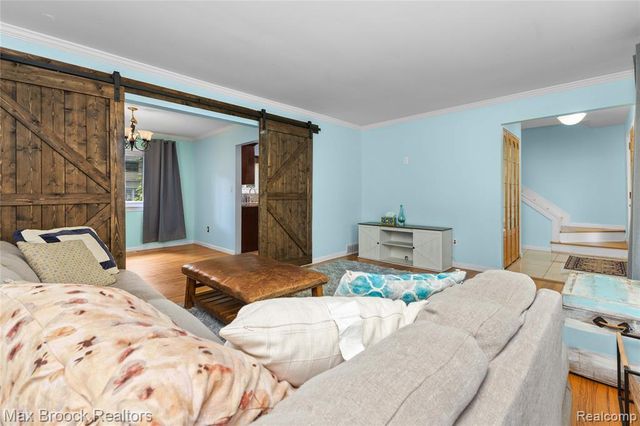2312 Hillcrescent Drive, Troy, MI 48085
