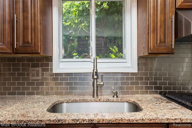2312 Hillcrescent Drive, Troy, MI 48085