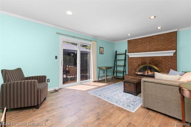 2312 Hillcrescent Drive, Troy, MI 48085