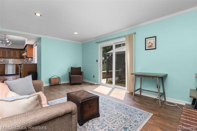 2312 Hillcrescent Drive, Troy, MI 48085