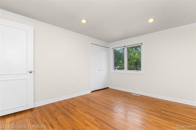 2312 Hillcrescent Drive, Troy, MI 48085