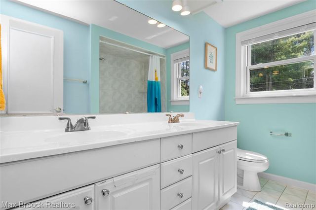 2312 Hillcrescent Drive, Troy, MI 48085