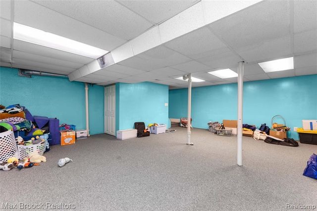 2312 Hillcrescent Drive, Troy, MI 48085