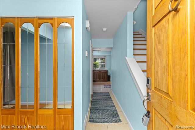 2312 Hillcrescent Drive, Troy, MI 48085