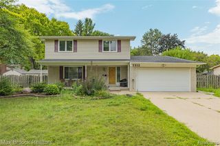 2312 Hillcrescent Drive, Troy, MI 48085